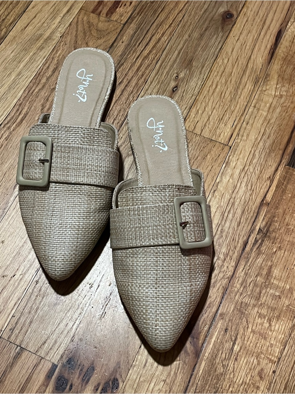 YNOT? Beige Woven Pointed Toe Mule Flats Size 8 | Buckle Accent Slip-On - Picture 2 of 7
